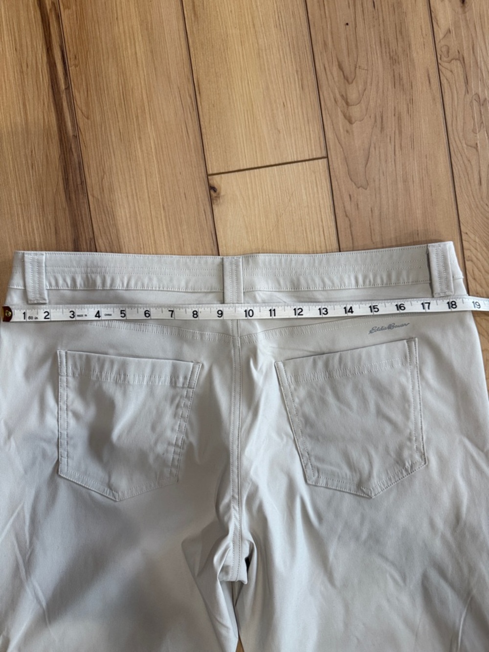 Eddie Bauer Woman’s Beige Casual Chinos - Picture 6 of 7